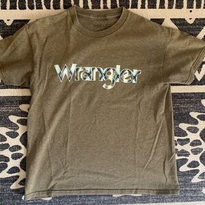 Youth Wrangler short sleeve Aztec shirt. Youth medium.